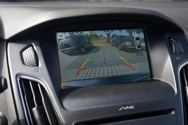 Ford FOCUS 1.0 ST-Line , Camera, AppleCarplay, PDC, Cruise, 140Pk, Nieuwe APK.