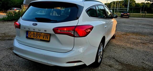 Ford FOCUS 1.0 EcoB. Tr Ed. bns