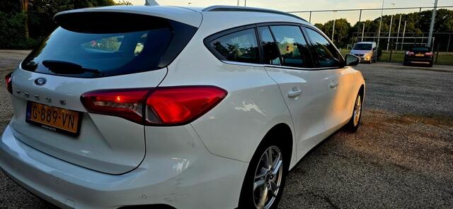 Ford FOCUS 1.0 EcoB. Tr Ed. bns
