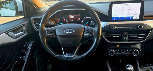 Ford FOCUS 1.0 EcoB. Tr Ed. bns