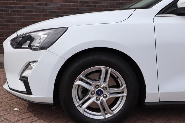 Ford FOCUS Wagon 1.0 EcoBoost Trend Edition Business, navigatie, camera, ijskoude airco Zeer mooie en frisse auto