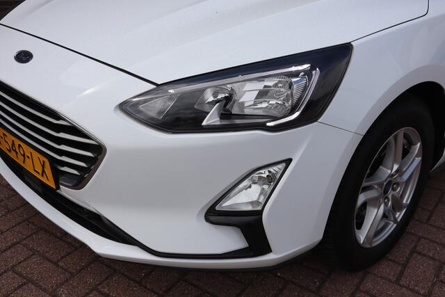 Ford FOCUS Wagon 1.0 EcoBoost Trend Edition Business, navigatie, camera, ijskoude airco Zeer mooie en frisse auto