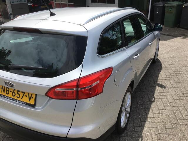 Ford FOCUS 1.5 TDCI TITANIUM EDITION