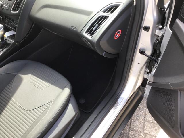 Ford FOCUS 1.5 TDCI TITANIUM EDITION