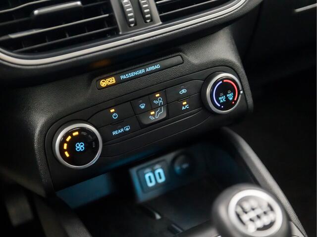 Ford FOCUS 1.0 EcoBoost Business Sport (GROOT NAVI, APPLE CARPLAY, CAMERA, CLIMATE, SPORTSTOELEN, LM VELGEN, NIEUWE APK, NIEUWSTAAT)