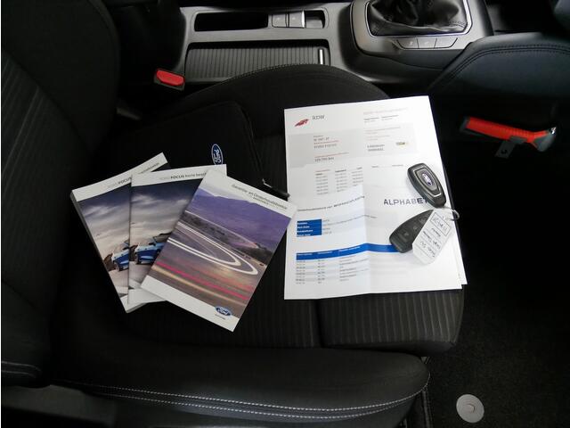 Ford FOCUS Wagon 1.0 125pk Titanium Navi/ECC/AGR/Cam/TH/Carplay (all-incl. prijs)