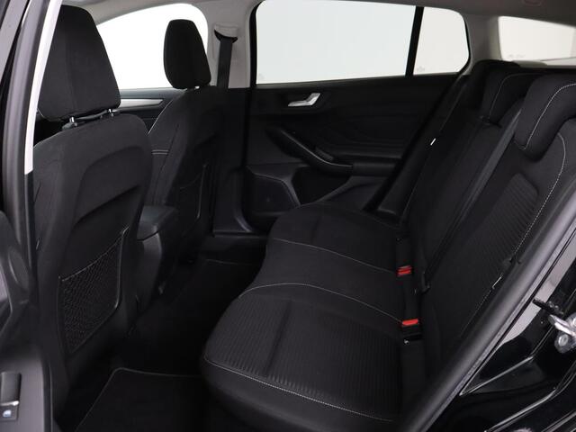 Ford FOCUS 1.0 EcoBoost Titanium X | Stoel & stuurverwarming | Trekhaak | Adaptive cruise | Camera | Full LED | Carplay | B&O Sound | Digital Cockpit | Keyless | Climate control