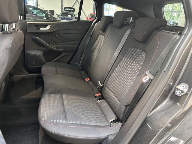 Ford FOCUS Wagon EcoBoost Hybrid 155pk ST Line X | Pano | Winter Pack | Tech. Pack | BLIS | Camera |