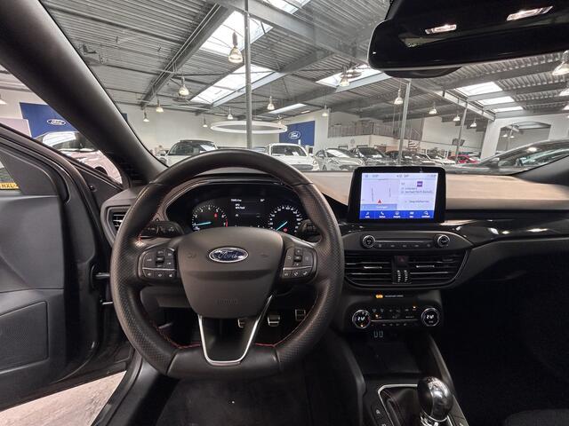 Ford FOCUS Wagon EcoBoost Hybrid 155pk ST Line X | Pano | Winter Pack | Tech. Pack | BLIS | Camera |
