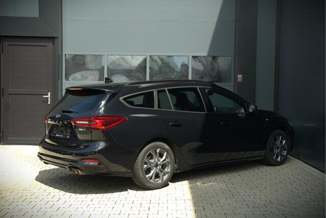 Ford FOCUS Wagon 1.0 EcoBoost Hybrid ST Line X | Stoelverwarming | Stuurverwarming | Automaat | Navigatie | Camera | Apple Carplay | Cruise Control | Keyless | LED | PDC |