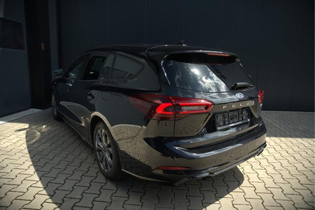Ford FOCUS Wagon 1.0 EcoBoost Hybrid ST Line X | Stoelverwarming | Stuurverwarming | Automaat | Navigatie | Camera | Apple Carplay | Cruise Control | Keyless | LED | PDC |