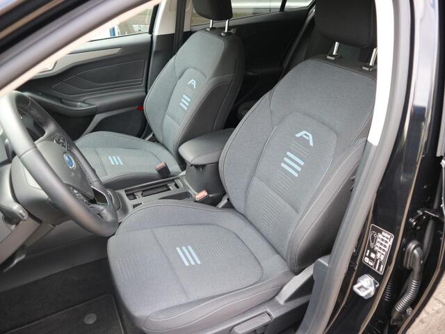 Ford FOCUS 1.0 EcoBoost Hybrid Active * Trekhaak * Winter Pack * Camera * Adapt Cruise Control *