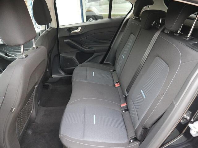 Ford FOCUS 1.0 EcoBoost Hybrid Active * Trekhaak * Winter Pack * Camera * Adapt Cruise Control *