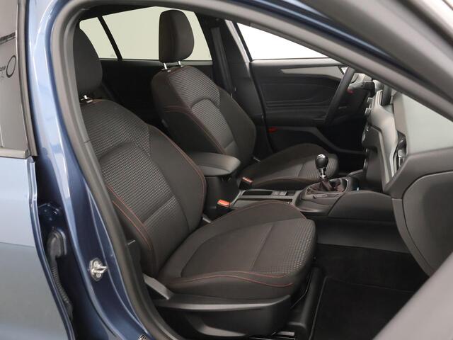 Ford FOCUS Wagon 1.0 EcoBoost Hybrid ST Line Style | Winterapkket | Parkeercamera | Climate Control | Navigatie |