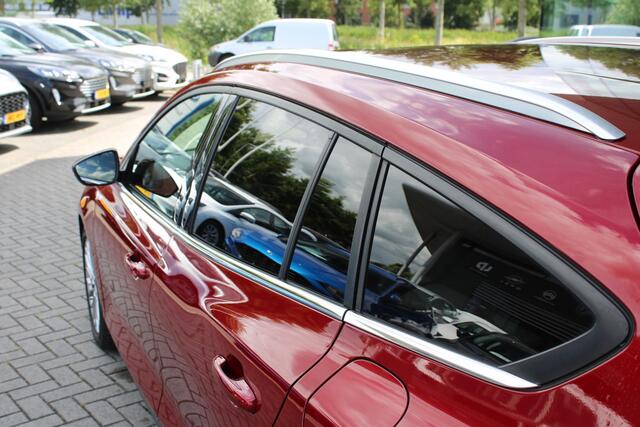 Ford FOCUS Wagon 1.0 EcoBoost 125 PK Titanium Business | Winterpack | 17 Inch Lichtmetalen Velgen | Privacy Glass | Electrische achterklep |Head Up | LED | Adaptieve Cruise Control | Camera | Navi | Climate Control