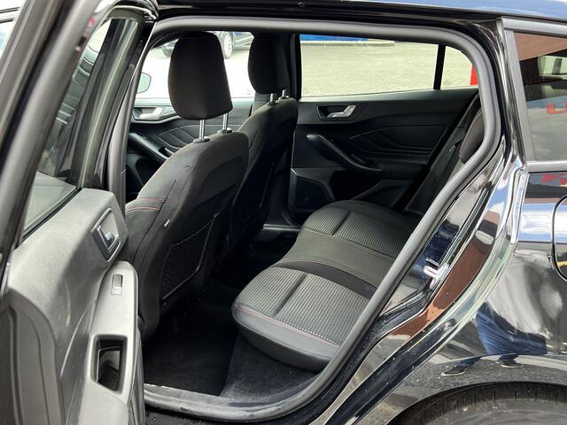 Ford FOCUS Wagon 1.0 EcoBoost Hybrid ST Line | Winter Package | Camera | Cruise control | Apple/ android carplay | Trekhaak
