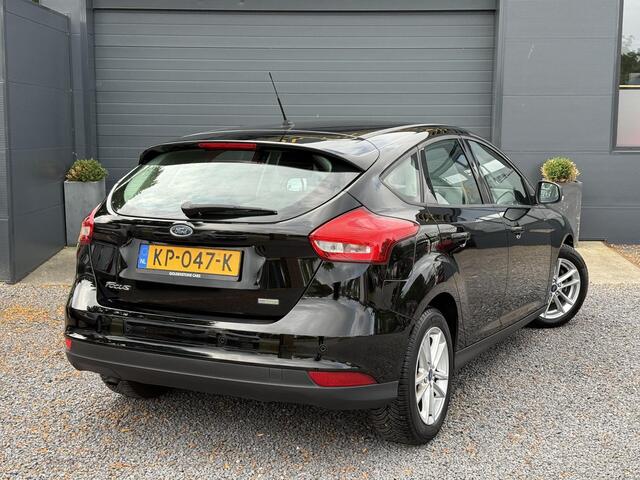 Ford FOCUS 1.0 Trend 2e Eigenaar,Navi,Airco,Cruise,Pdc,Lm velgen,Nieuwe Apk bij Aflevering