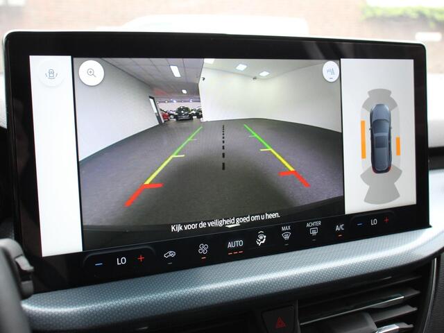 Ford FOCUS 1.0 EcoBoost 155pk Hybrid Automaat Active X Navigatie Climate Control Camera Parkeer sensoren B&O Dab Led Lichtmetalen velgen