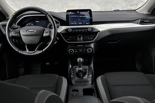 Ford FOCUS Wagon 1.0 EcoBoost Trend Edition Business | Parkeersensoren | Trekhaak | Cruise control | Apple Carplay