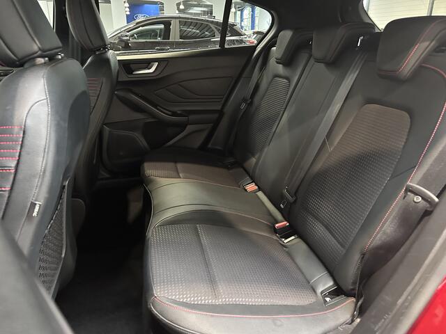 Ford FOCUS EcoBoost 125 pk ST Line | Winter Pack | Camera | Half leer | El. verst. stoel | Navi | Clima | Cruise | 100% dealer onderh.