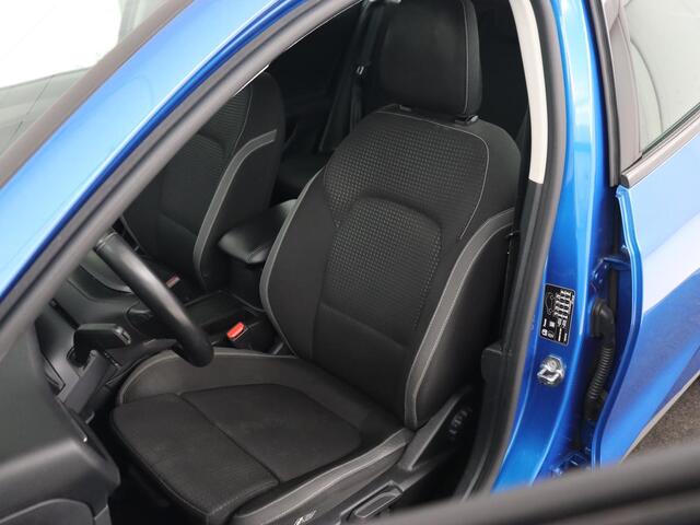 Ford FOCUS 1.0 EcoBoost Connected | Stoel & stuurverwarming | Camera | Adaptive cruise | Trekhaak | Carplay | Keyless | Navigatie | Climate control