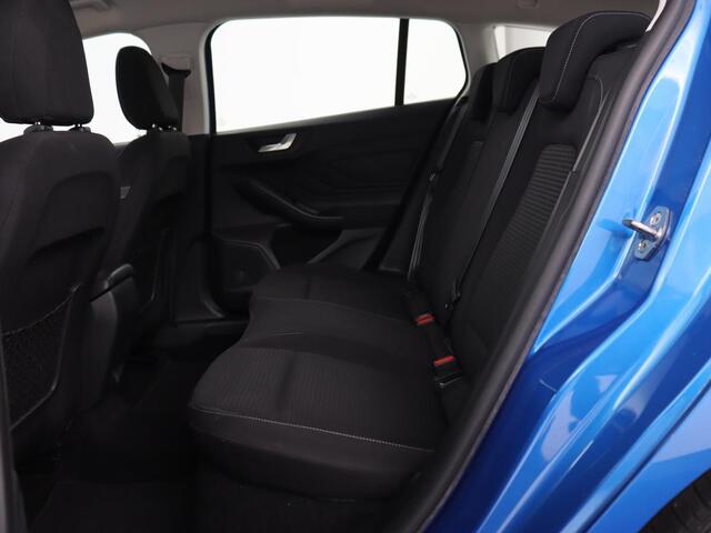 Ford FOCUS 1.0 EcoBoost Connected | Stoel & stuurverwarming | Camera | Adaptive cruise | Trekhaak | Carplay | Keyless | Navigatie | Climate control