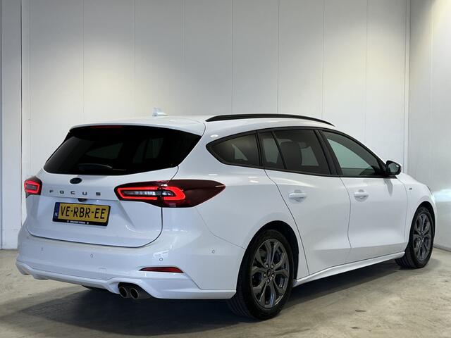 Ford FOCUS 1.0 EcoBoost Hybrid ST Line X | Navigatie/Android/Apple Carplay | LM Velgen 17" | Stoelen + Stuur Verwarmd | PDC Voor en Achter | Achteruitrijcamera | Cruise Control Adaptief |