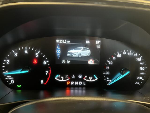 Ford FOCUS 1.0 EcoBoost Hybrid ST Line X | Navigatie/Android/Apple Carplay | LM Velgen 17" | Stoelen + Stuur Verwarmd | PDC Voor en Achter | Achteruitrijcamera | Cruise Control Adaptief |