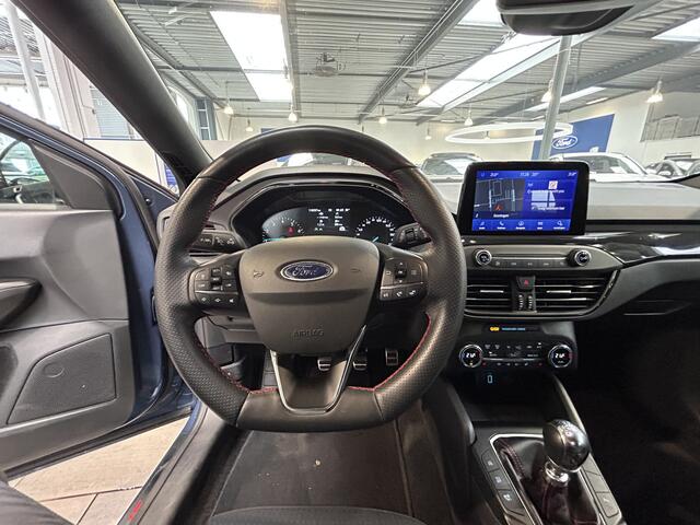 Ford FOCUS Wagon EcoBoost 125 pk ST Line | Winter Pack | LED | Adapt. cruise | El. a. klep | Keyless entry | 100% dealer onderh.