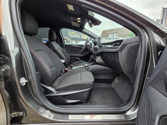Ford FOCUS Wagon 1.0 EcoBoost ST Line AUTOMAAT|NAVIGATIE|HEAD-UP DISPLAY|LED KOPLAMPEN|STOELVERWARMING+STUUR|GETINT GLAS|18 INCH|DEALER ONDERHOUDEN Maandag tot Vrijdag geopend van 09.00 tot 20.00 uur geopend en Zaterdag van 09.00 tot 18.00 uur