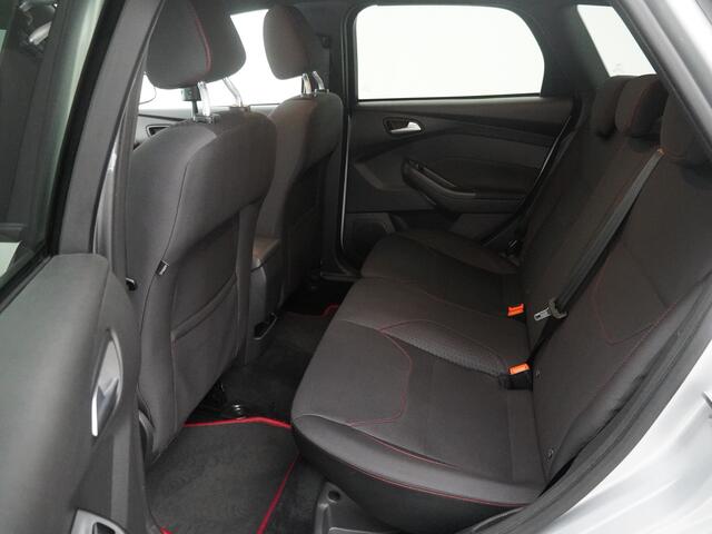 Ford FOCUS Wagon 1.0 125PK ST-Line Wagon | 18-inch | Trekhaak | Voorruitverwarming | ISOFIX |