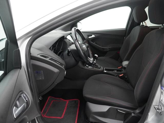 Ford FOCUS Wagon 1.0 125PK ST-Line Wagon | 18-inch | Trekhaak | Voorruitverwarming | ISOFIX |