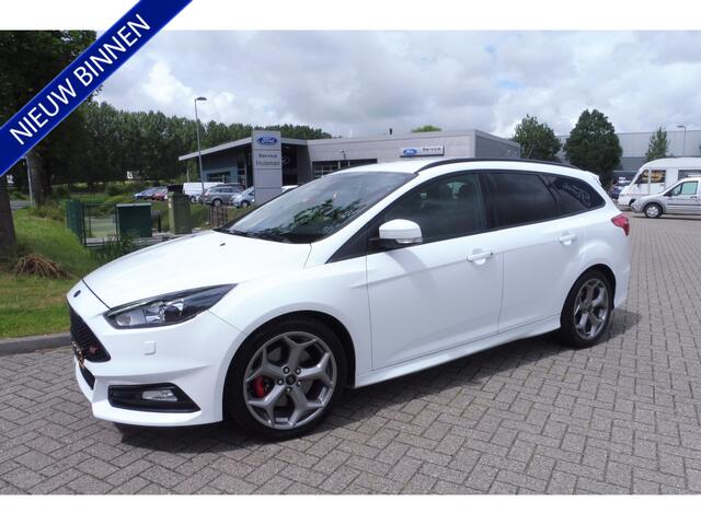 Ford FOCUS Wagon 2.0 ST 250pk Zeer netjes