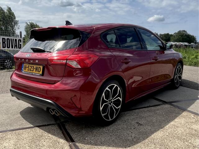 Ford FOCUS 1.5 EcoBoost ST Line Business Panoramadak/open dak | verwarmde stoelen, stuurwiel en voorruit