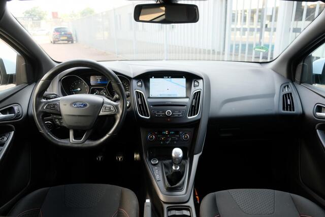 Ford FOCUS 1.0 EcoBoost 125pk ST-Line | Navi | 18" velgen | Parkassist | Climate | Cruise
