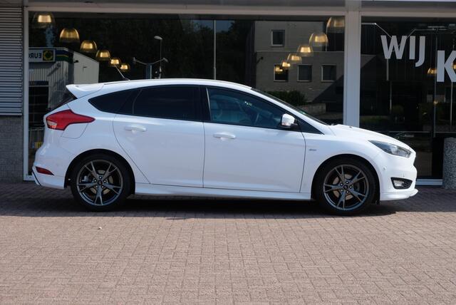 Ford FOCUS 1.0 EcoBoost 125pk ST-Line | Navi | 18" velgen | Parkassist | Climate | Cruise