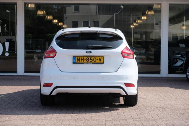 Ford FOCUS 1.0 EcoBoost 125pk ST-Line | Navi | 18" velgen | Parkassist | Climate | Cruise