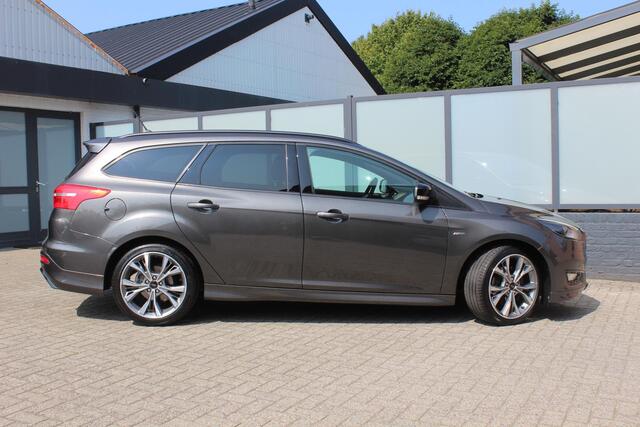 Ford FOCUS Wagon 1.5 ST-Line 182 Aut Airco, PDC, Camera, Navigatie incl Carplay, Rijklaar
