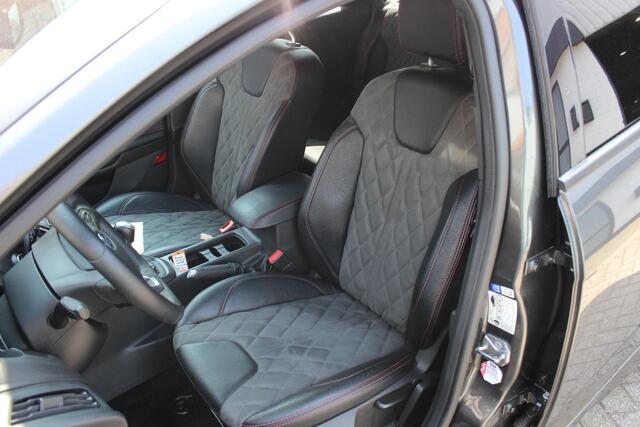 Ford FOCUS Wagon 1.5 ST-Line 182 Aut Airco, PDC, Camera, Navigatie incl Carplay, Rijklaar