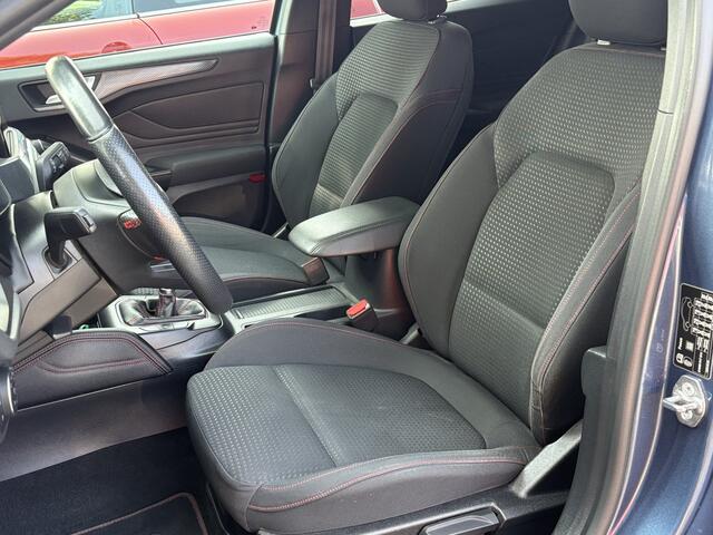 Ford FOCUS Wagon 1.5 EcoBoost ST Line Business | Navi | Carplay | Camera | Trekhaak | DAB | Sportpakket