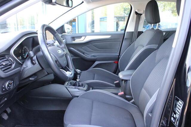 Ford FOCUS 1.0 EcoBoost 125 PK Trend Business | Dealeronderhouden | Winterpakket | Climate Control | Navigatie | Parkeersensoren V+A