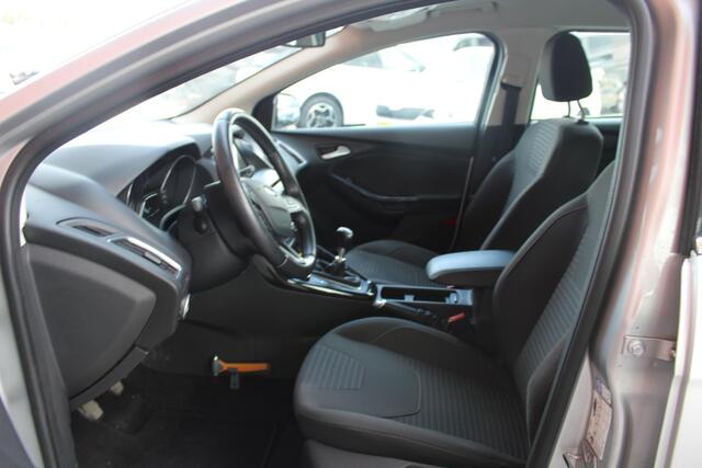 Ford FOCUS Wagon 1.5 EcoBoost 150 PK Titanium | Trekhaak | 1500 KG Trekgewicht | Navigatie | PDC V + A | Climate Control | Cruise Control | Voorruitverwarming | Dealeronderhouden