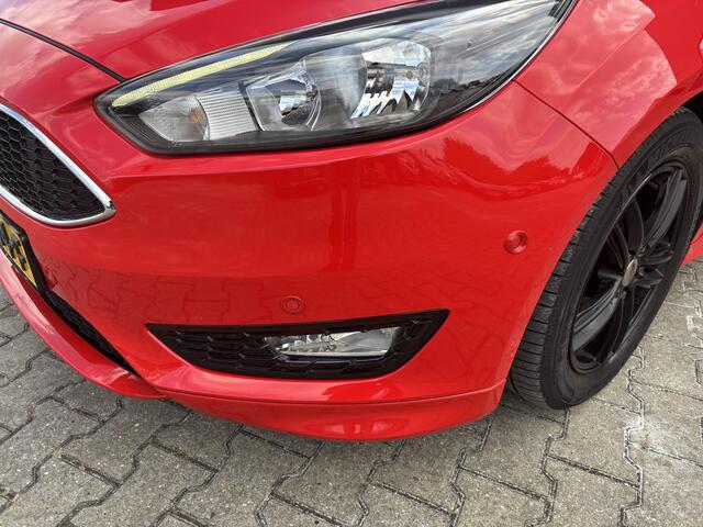 Ford FOCUS Wagon 1.0 Titanium Trekhaak & Clima & LM & Navigatie