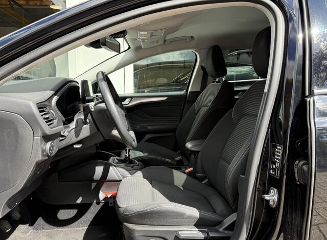 Ford FOCUS 1.0 EcoBoost Titanium Bus. |PDC v+a|Carplay|Trekhaak|