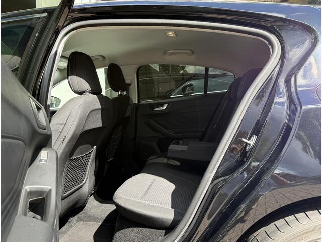 Ford FOCUS 1.0 EcoBoost Titanium Bus. |PDC v+a|Carplay|Trekhaak|