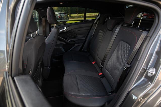 Ford FOCUS 1.5 EcoBoost ST Line X Business , Panoramadak, Achteruitcamera, Carplay,