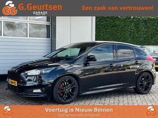 ford-focus-2.0-st-recaro,-sync,