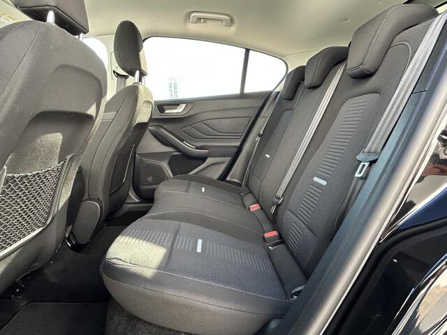 Ford FOCUS 1.0 EcoBoost Hybrid Active Style / Apple carplay / Android auto / B&O geluidsinstallatie / Winter pack / Adaptieve cruise control / Digitaal dashboard