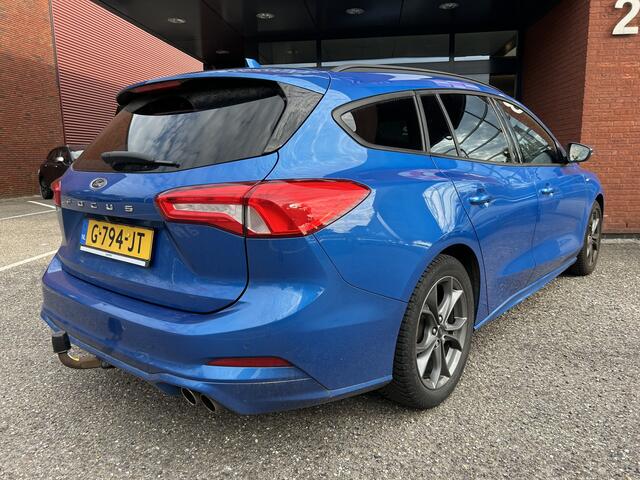 Ford FOCUS Wagon 1.0 EcoBoost ST-Line // KEYLESS // NAVI + CARPLAY // CLIMA // CAMERA // WINTERPACK // TREKHAAK!!