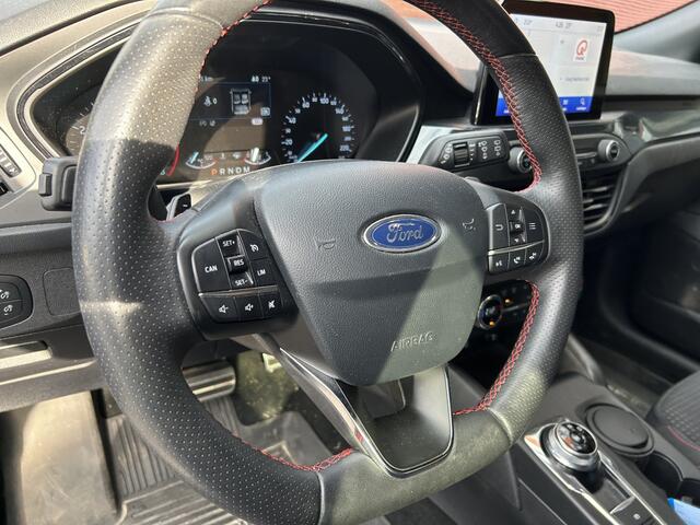 Ford FOCUS Wagon 1.0 EcoBoost ST-Line // KEYLESS // NAVI + CARPLAY // CLIMA // CAMERA // WINTERPACK // TREKHAAK!!